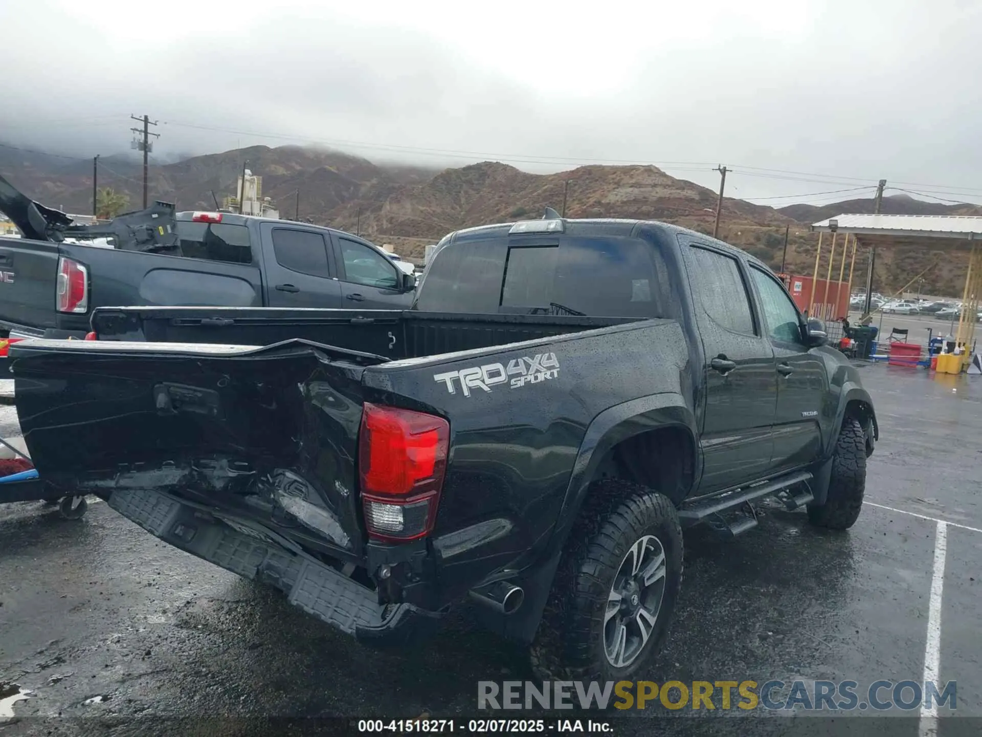 4 Photograph of a damaged car 3TMCZ5ANXKM191226 TOYOTA TACOMA 2019
