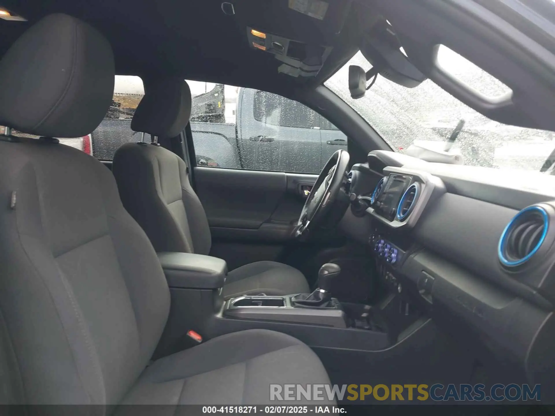 5 Photograph of a damaged car 3TMCZ5ANXKM191226 TOYOTA TACOMA 2019