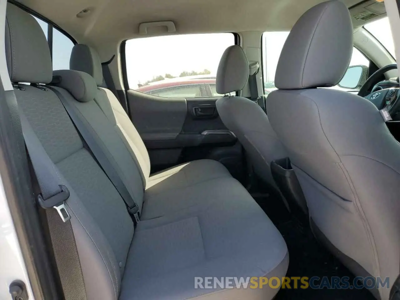 10 Photograph of a damaged car 3TMCZ5ANXKM226685 TOYOTA TACOMA 2019
