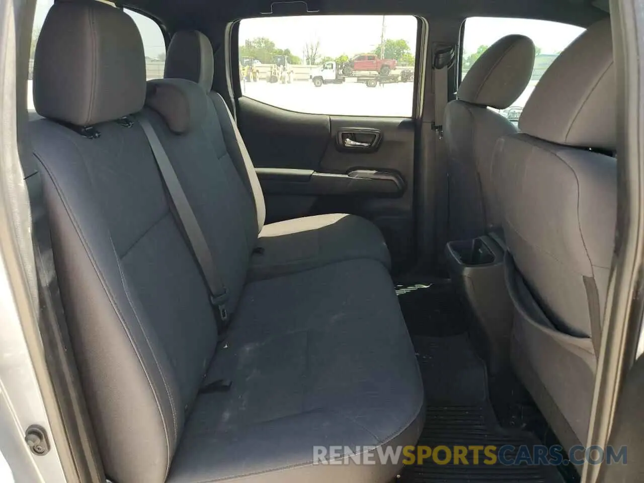 10 Photograph of a damaged car 3TMCZ5ANXKM228677 TOYOTA TACOMA 2019