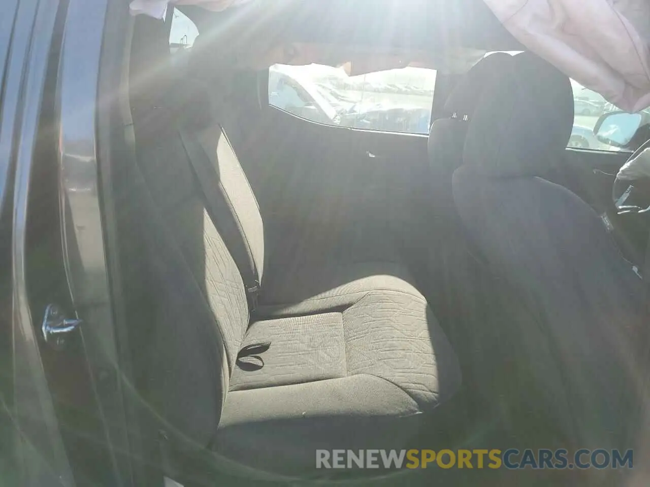 10 Photograph of a damaged car 3TMCZ5ANXKM232275 TOYOTA TACOMA 2019