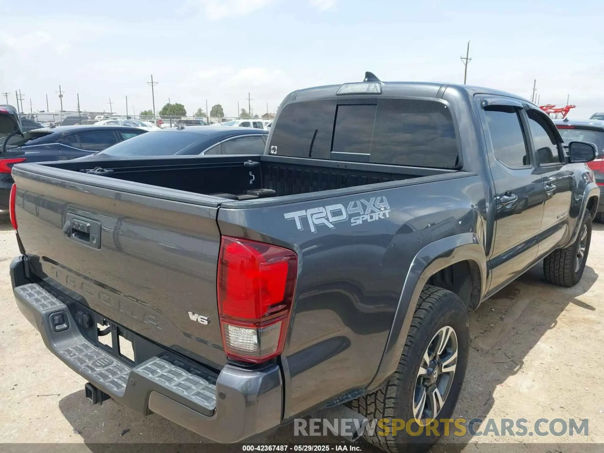 4 Photograph of a damaged car 3TMCZ5ANXKM251084 TOYOTA TACOMA 2019