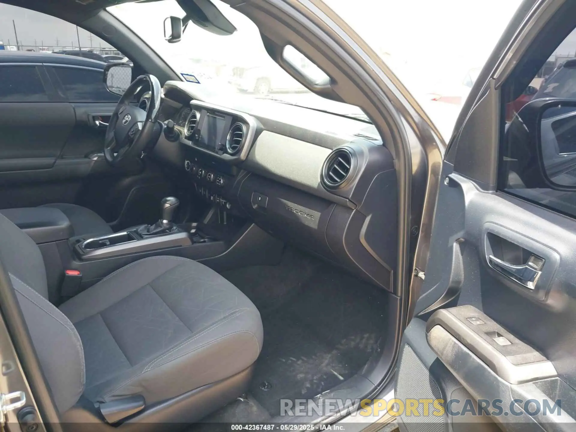 5 Photograph of a damaged car 3TMCZ5ANXKM251084 TOYOTA TACOMA 2019