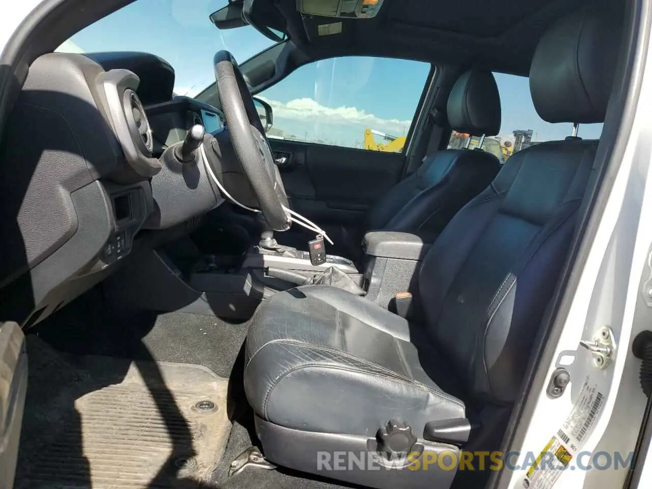 7 Photograph of a damaged car 3TMCZ5ANXKM266801 TOYOTA TACOMA 2019