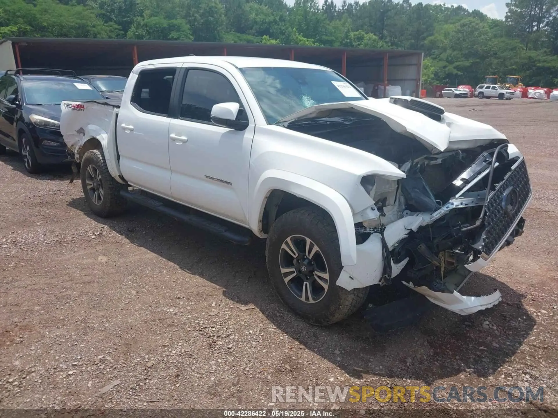 1 Photograph of a damaged car 3TMCZ5ANXKM272694 TOYOTA TACOMA 2019