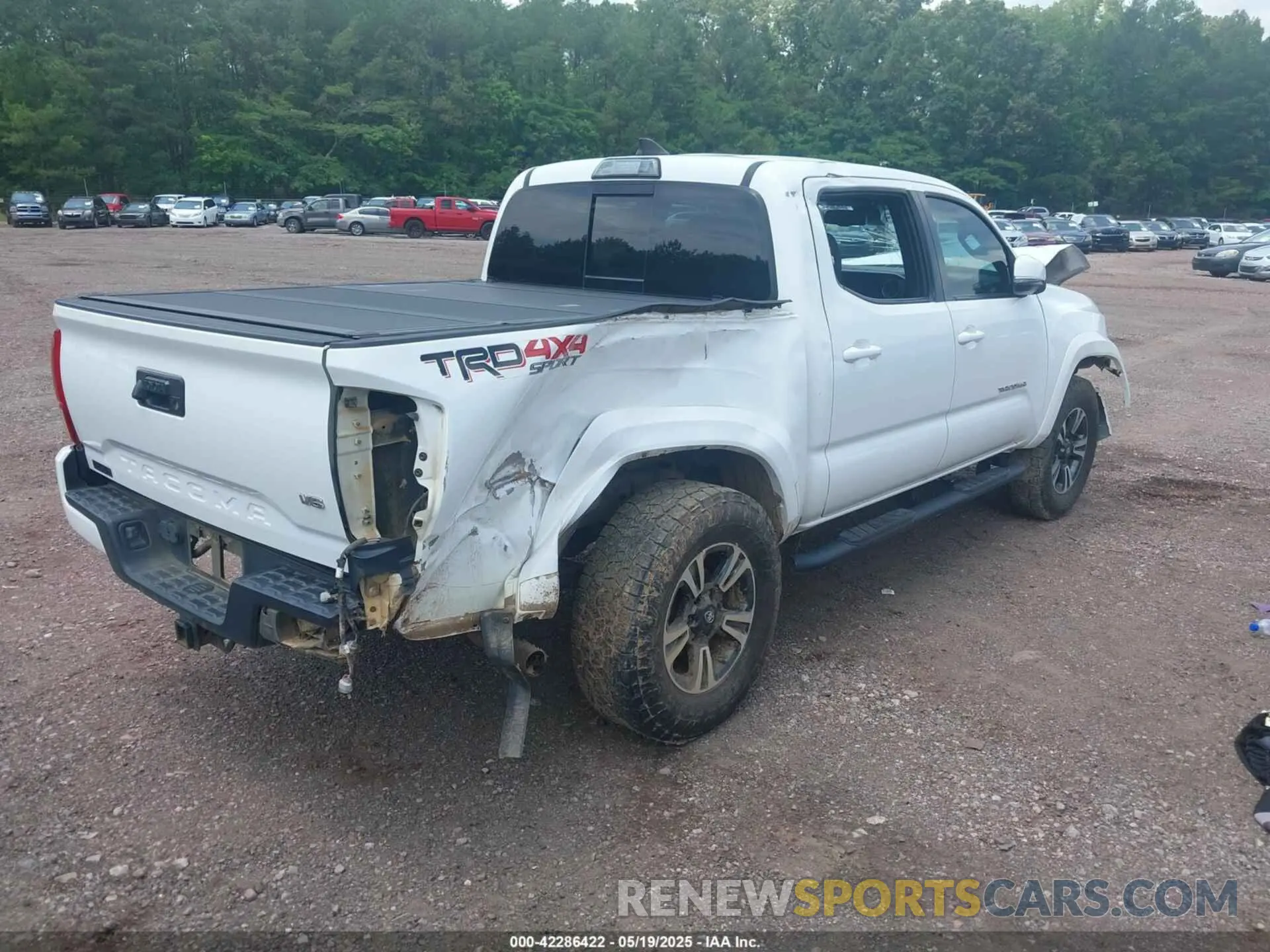 4 Photograph of a damaged car 3TMCZ5ANXKM272694 TOYOTA TACOMA 2019