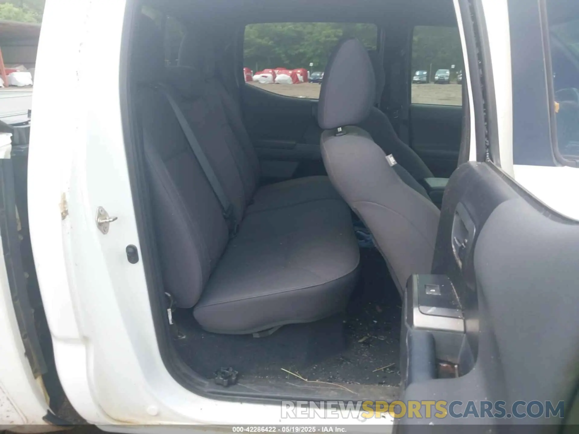 8 Photograph of a damaged car 3TMCZ5ANXKM272694 TOYOTA TACOMA 2019