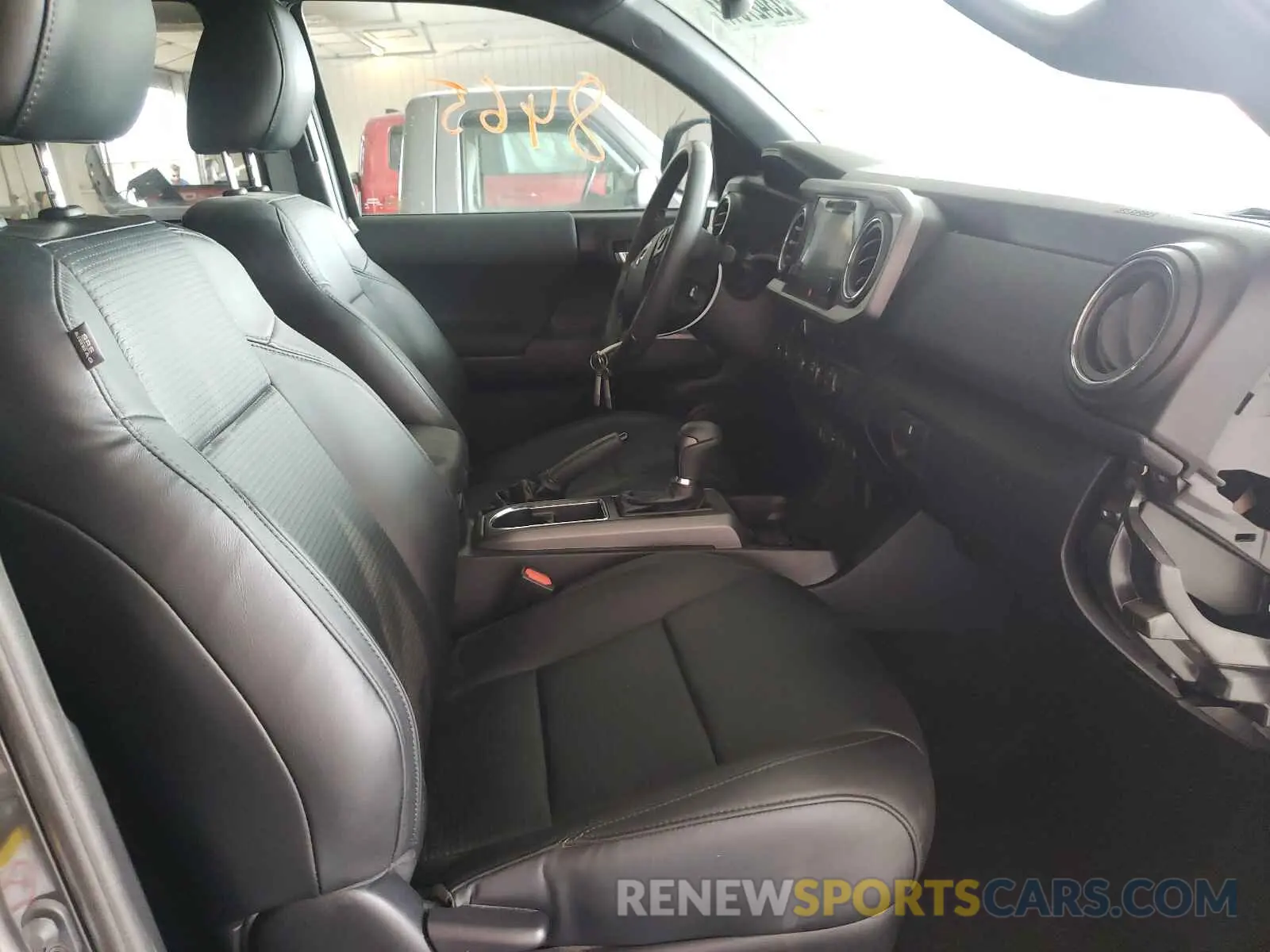 5 Photograph of a damaged car 3TMCZ5ANXKM276017 TOYOTA TACOMA 2019