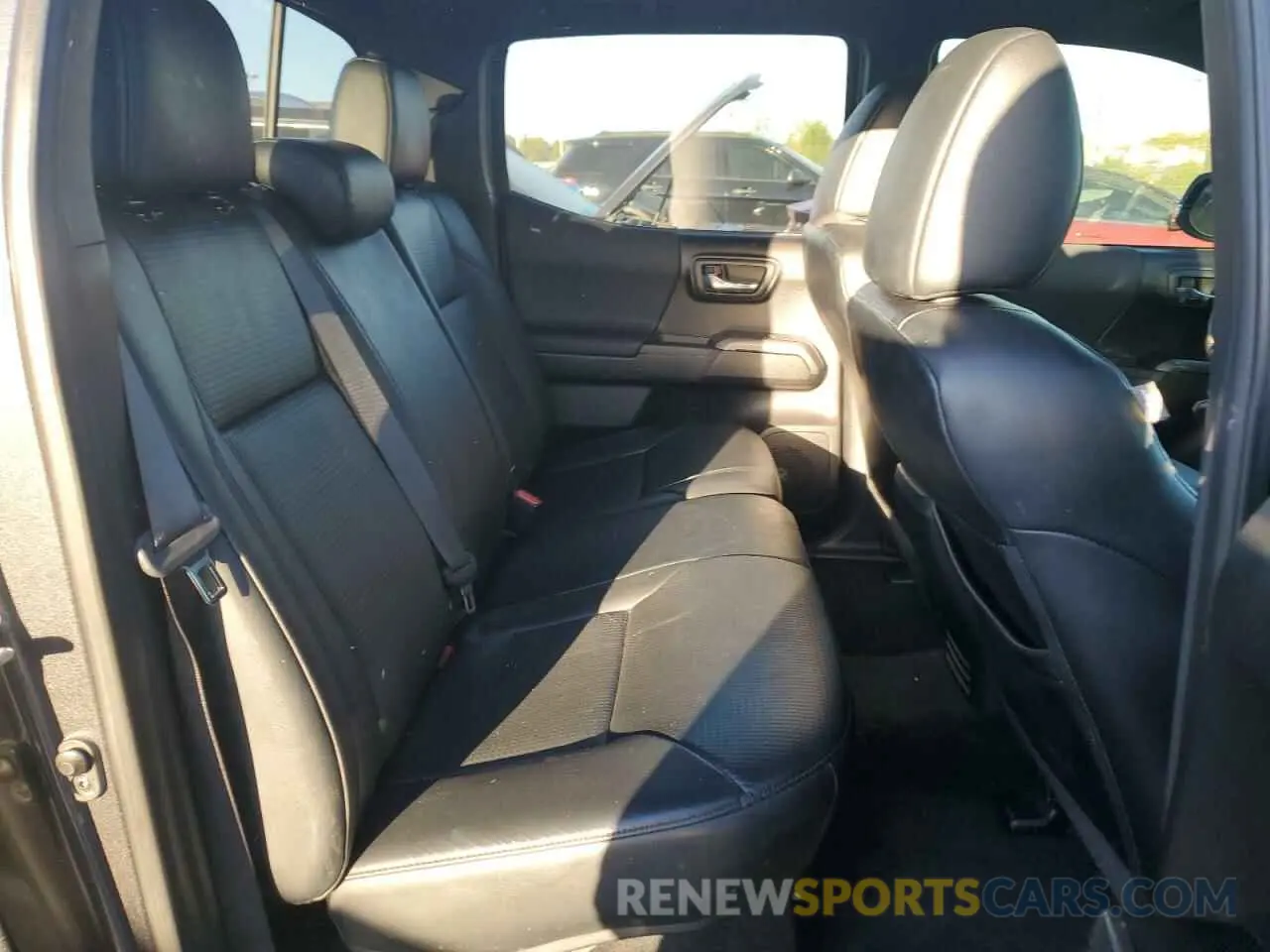 10 Photograph of a damaged car 3TMCZ5ANXKM279791 TOYOTA TACOMA 2019