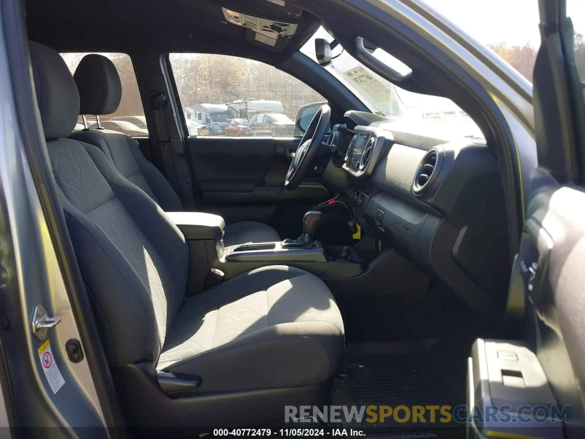 5 Photograph of a damaged car 3TMCZ5ANXKM282044 TOYOTA TACOMA 2019