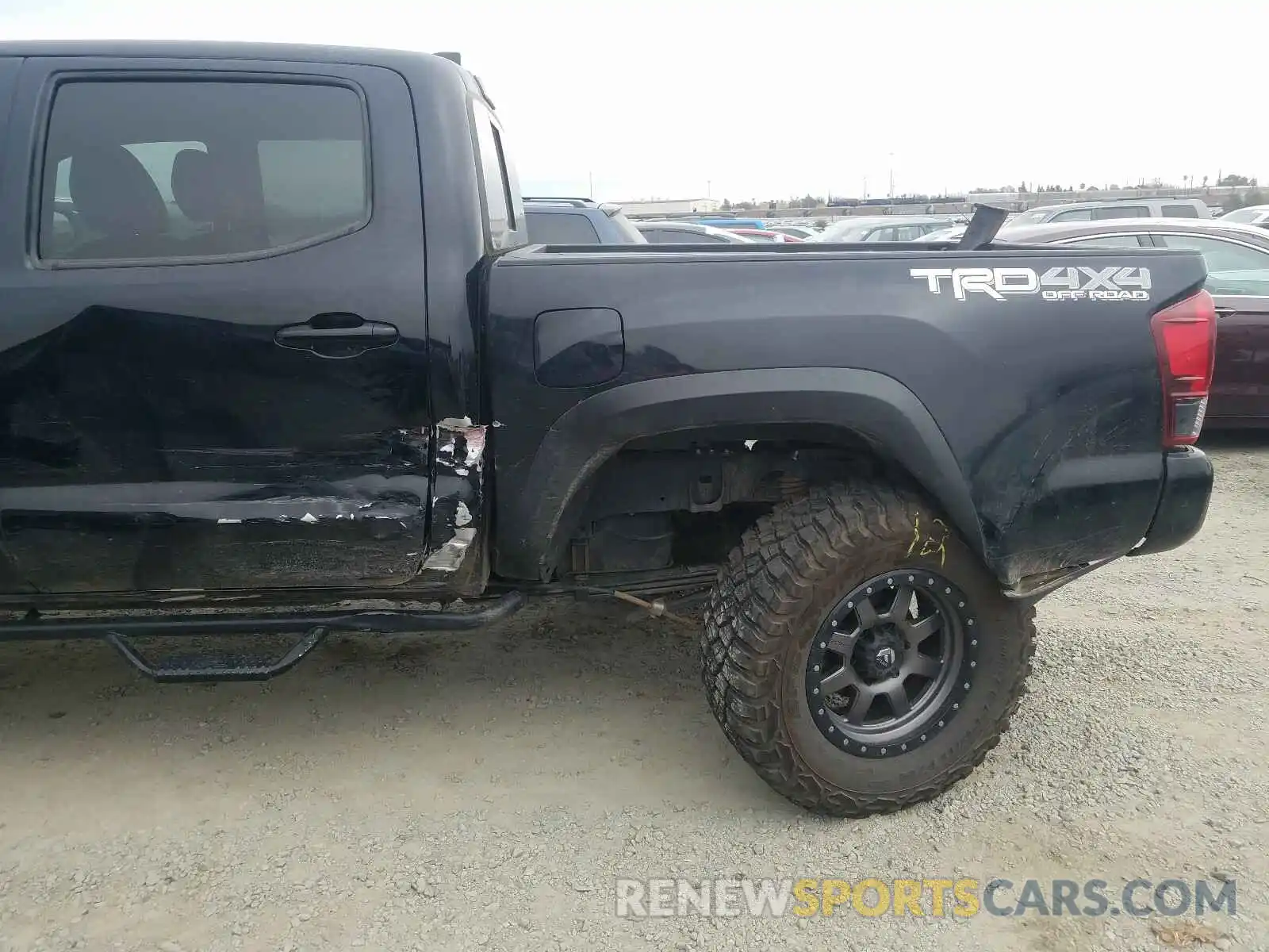 9 Photograph of a damaged car 3TMCZ5ANXKM282268 TOYOTA TACOMA 2019