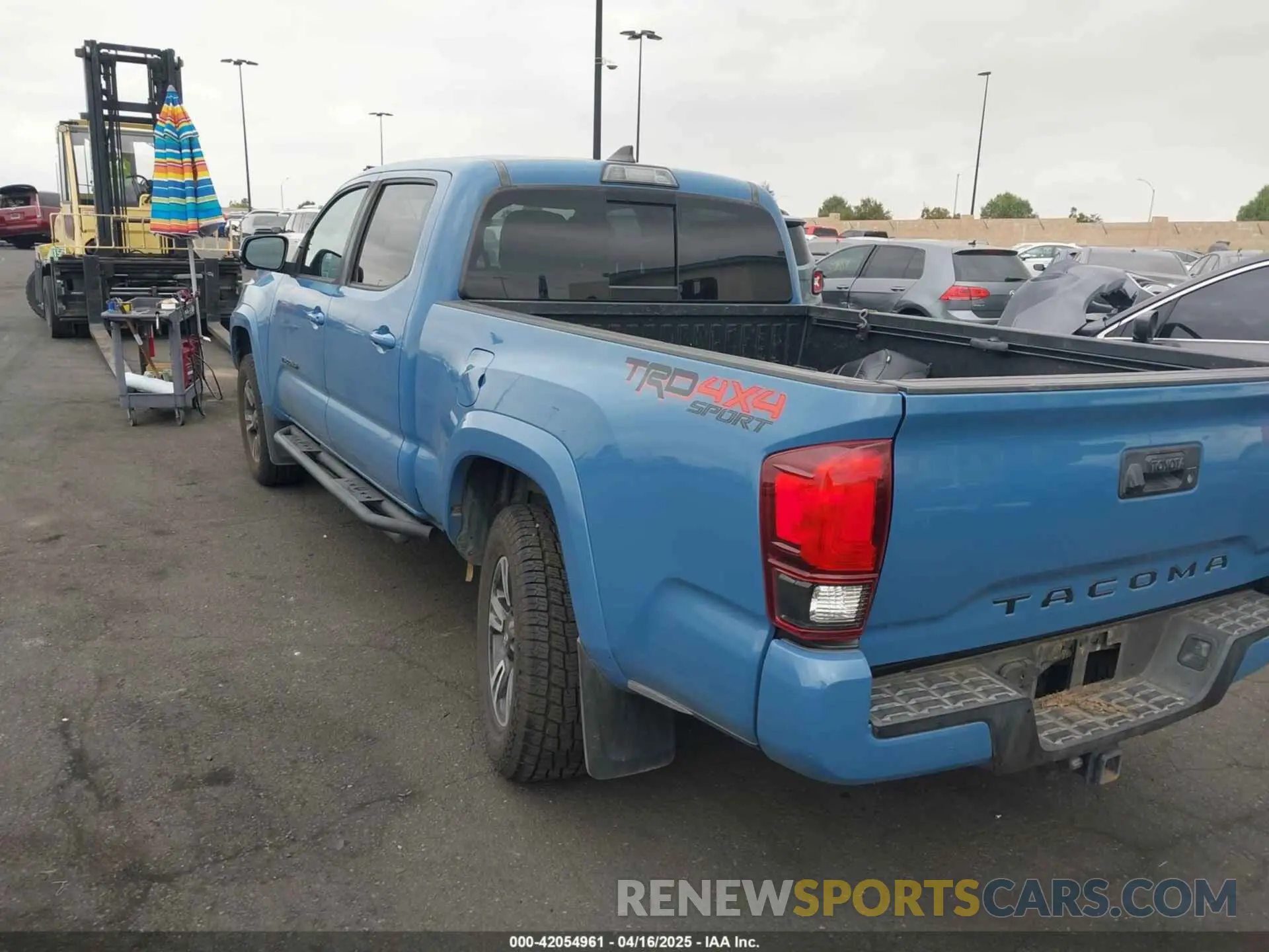 3 Photograph of a damaged car 3TMDZ5BN0KM059191 TOYOTA TACOMA 2019