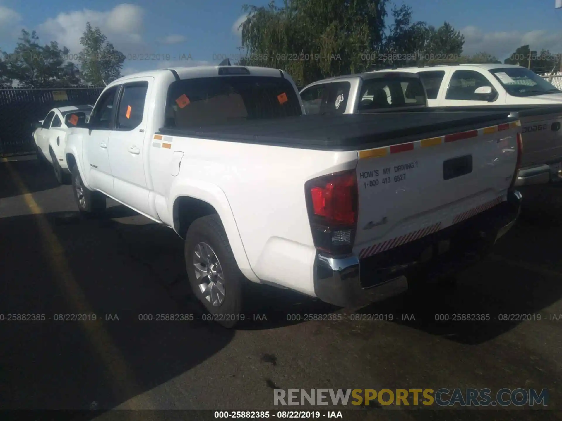 3 Photograph of a damaged car 3TMDZ5BN0KM060437 TOYOTA TACOMA 2019