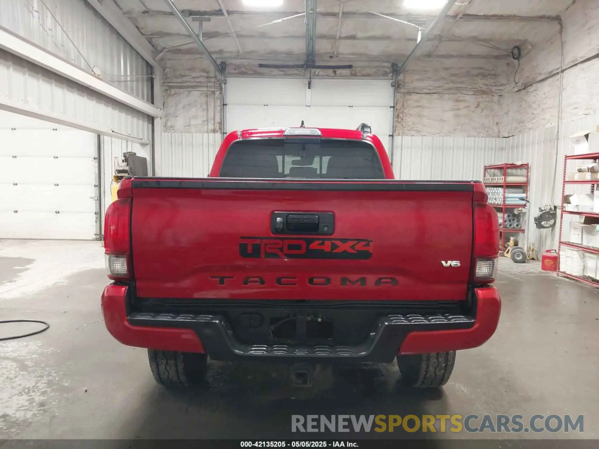 17 Photograph of a damaged car 3TMDZ5BN0KM076850 TOYOTA TACOMA 2019