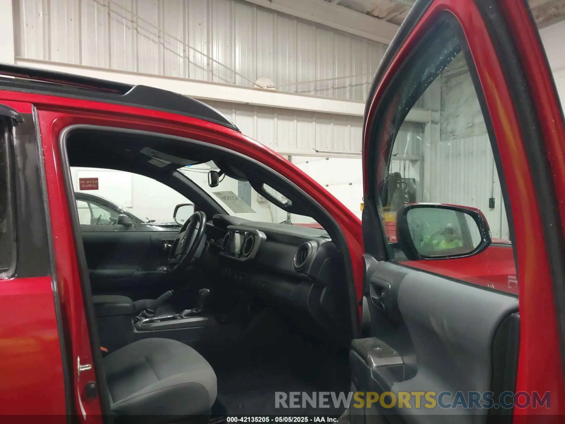 5 Photograph of a damaged car 3TMDZ5BN0KM076850 TOYOTA TACOMA 2019