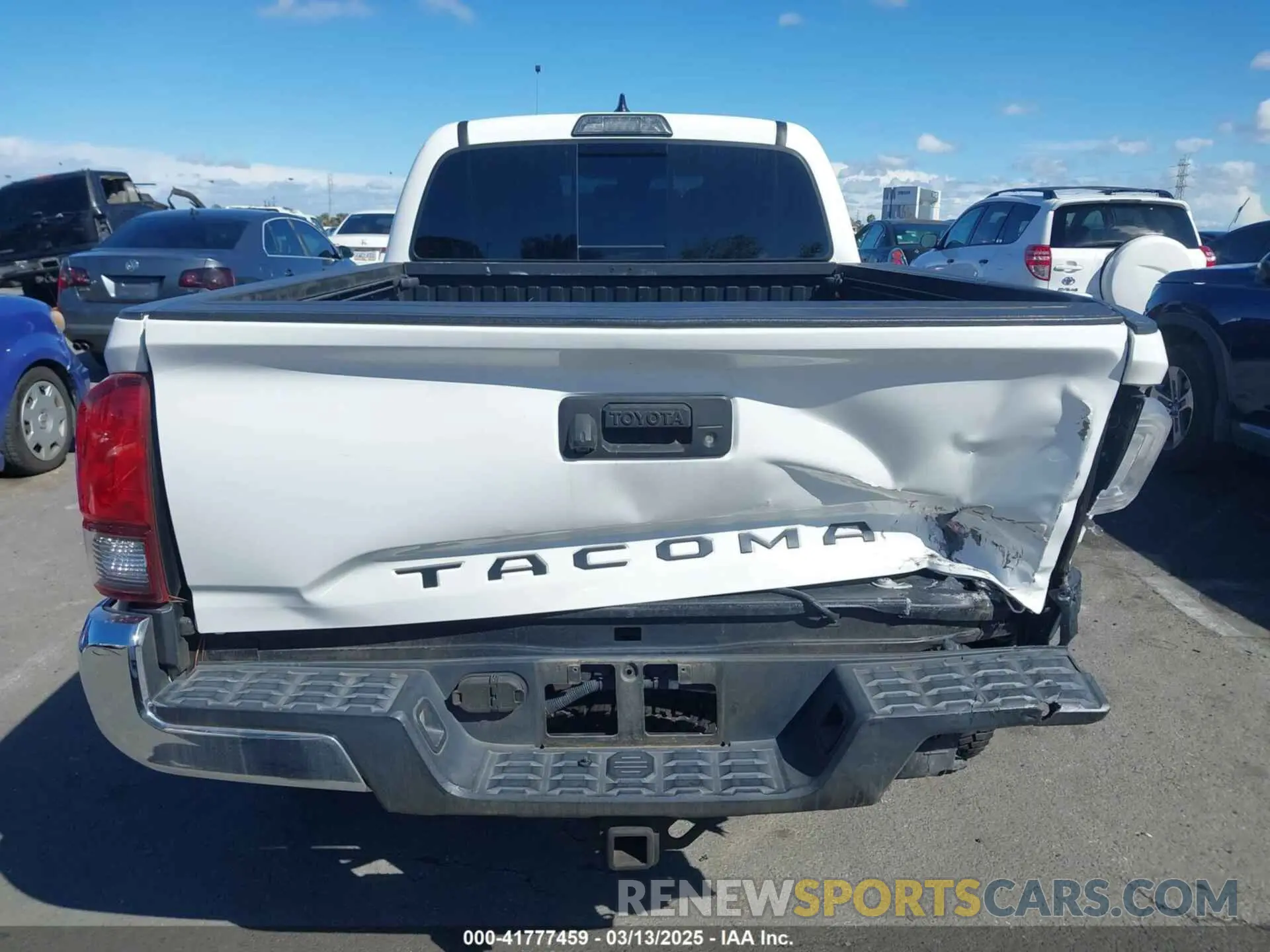 17 Photograph of a damaged car 3TMDZ5BN1KM055778 TOYOTA TACOMA 2019