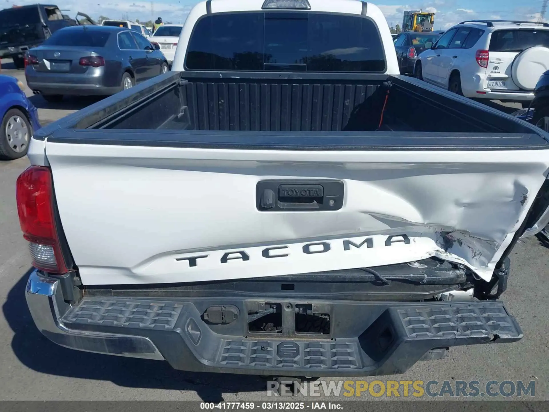 18 Photograph of a damaged car 3TMDZ5BN1KM055778 TOYOTA TACOMA 2019
