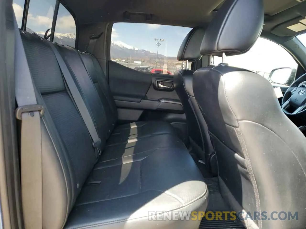 10 Photograph of a damaged car 3TMDZ5BN2KM057457 TOYOTA TACOMA 2019
