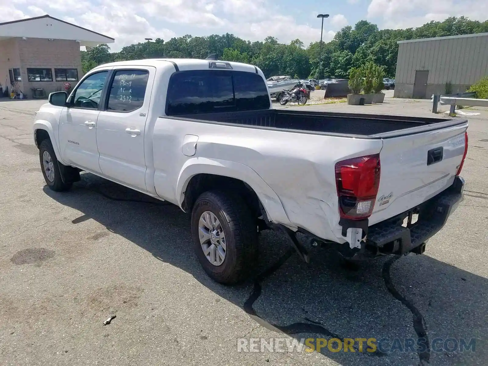 3 Photograph of a damaged car 3TMDZ5BN4KM057167 TOYOTA TACOMA 2019