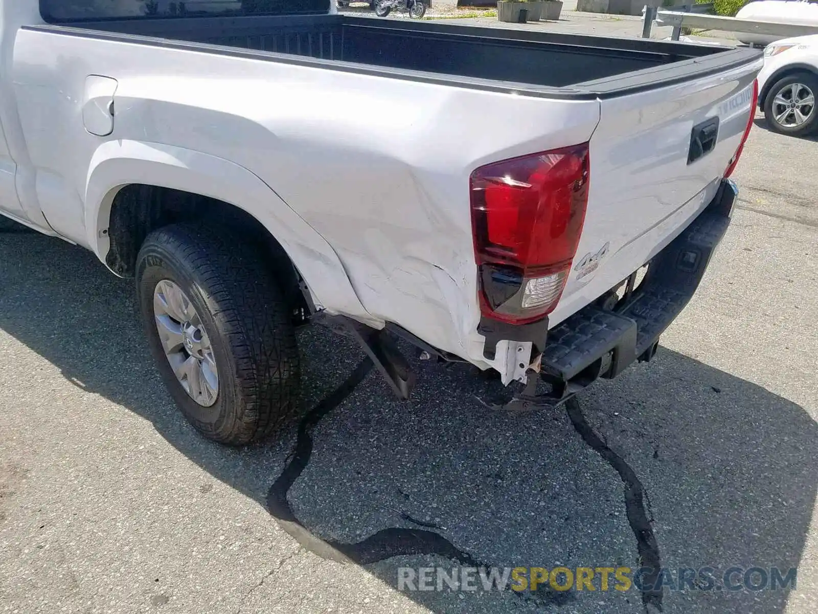 9 Photograph of a damaged car 3TMDZ5BN4KM057167 TOYOTA TACOMA 2019