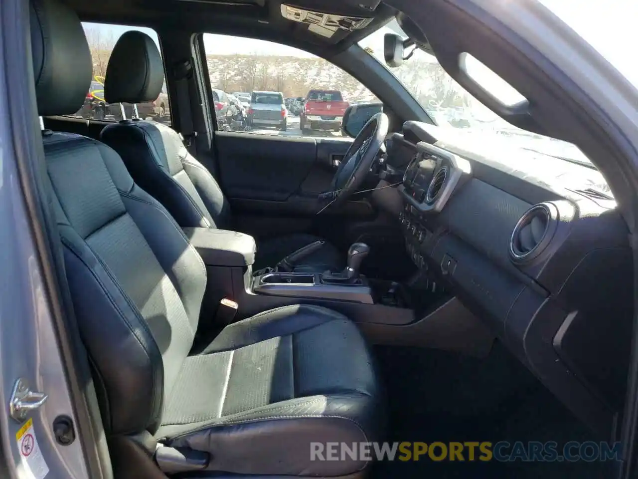 5 Photograph of a damaged car 3TMDZ5BN4KM076978 TOYOTA TACOMA 2019