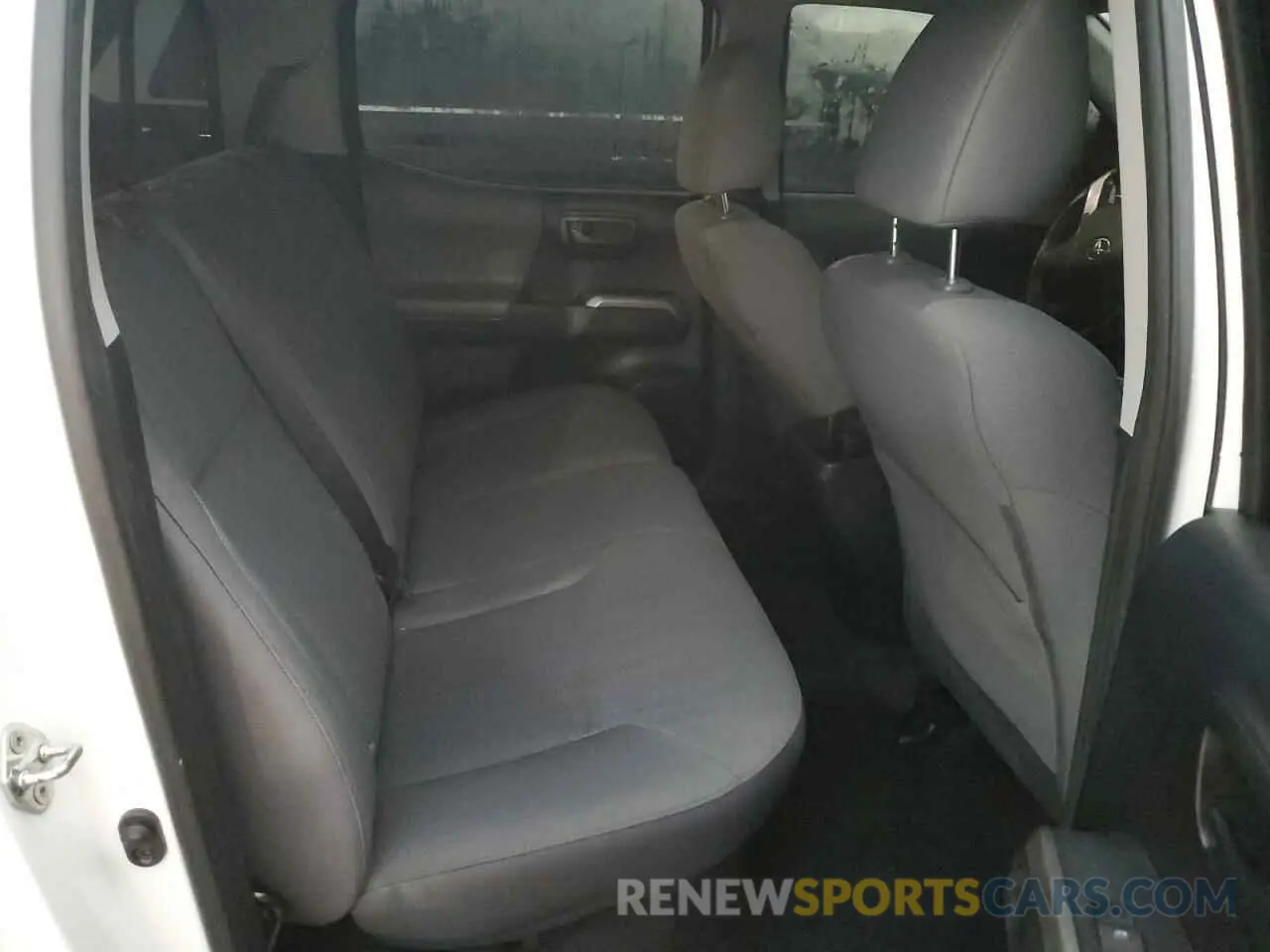 10 Photograph of a damaged car 3TMDZ5BN5KM059266 TOYOTA TACOMA 2019