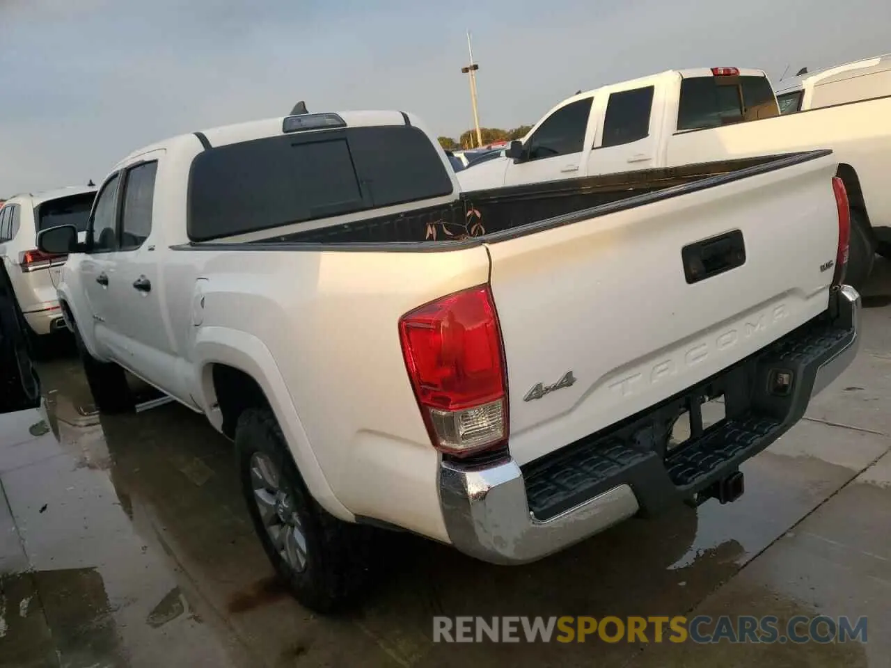 2 Photograph of a damaged car 3TMDZ5BN5KM059266 TOYOTA TACOMA 2019