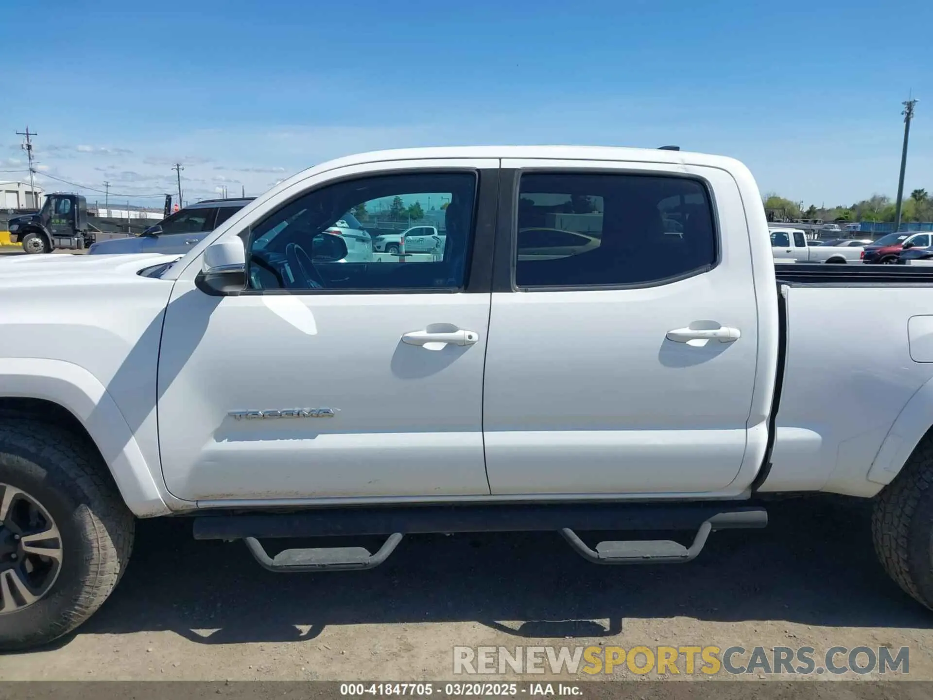 14 Photograph of a damaged car 3TMDZ5BN5KM075483 TOYOTA TACOMA 2019