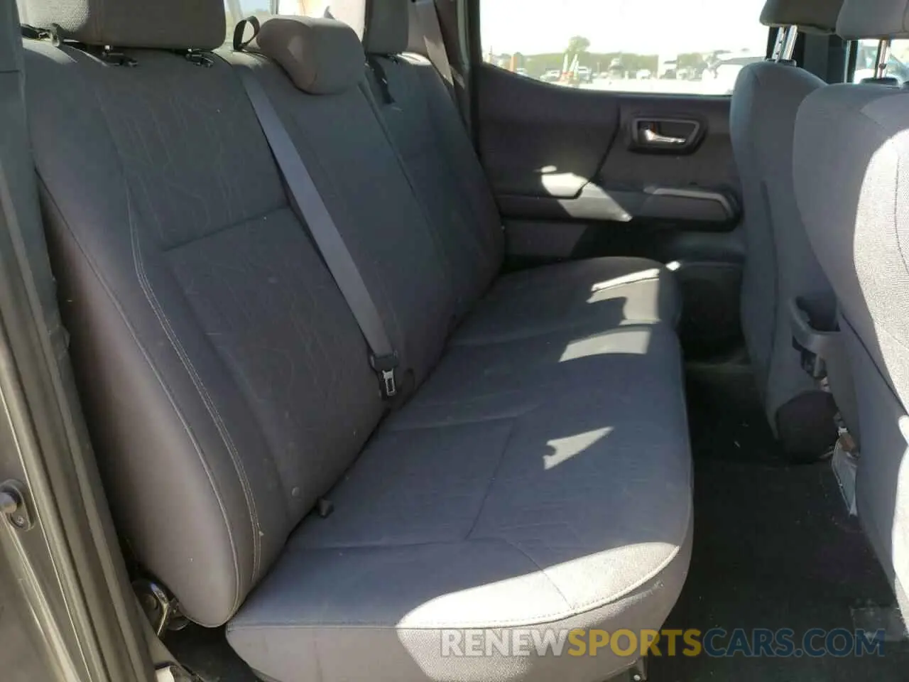 10 Photograph of a damaged car 3TMDZ5BN6KM066680 TOYOTA TACOMA 2019