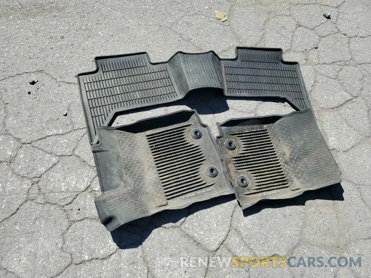 12 Photograph of a damaged car 3TMDZ5BN6KM066680 TOYOTA TACOMA 2019