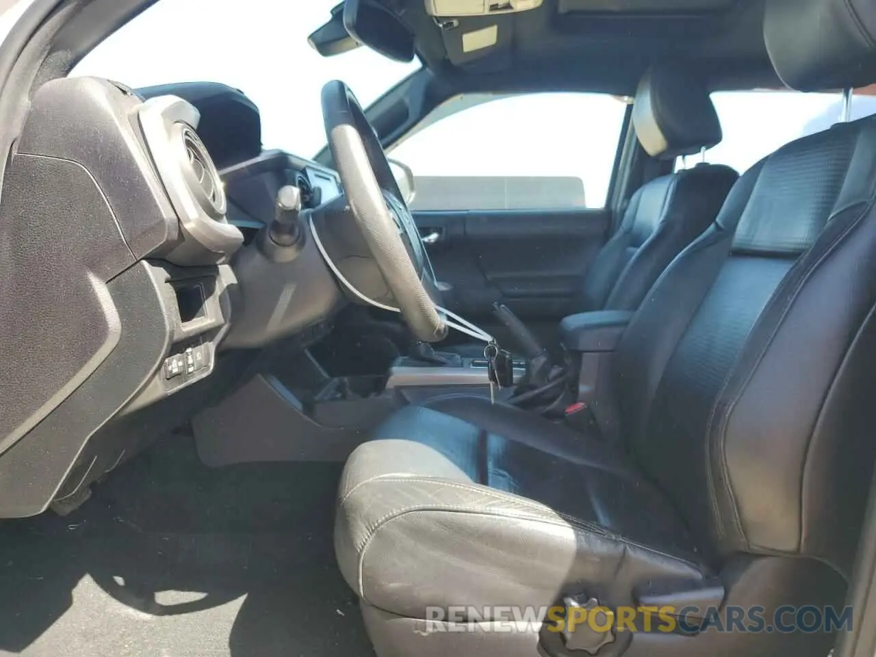 7 Photograph of a damaged car 3TMEZ5CNXKM086613 TOYOTA TACOMA 2019