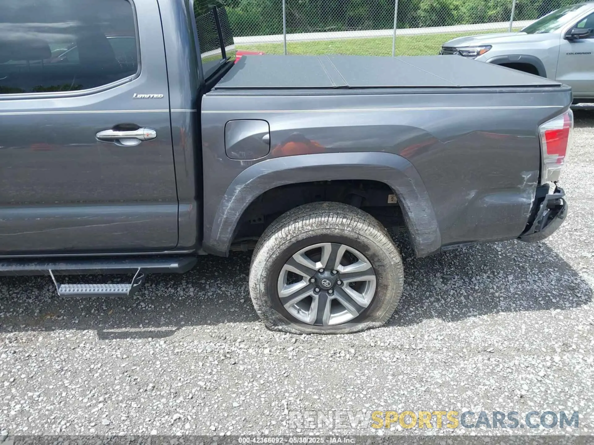 19 Photograph of a damaged car 3TMGZ5AN4KM240499 TOYOTA TACOMA 2019