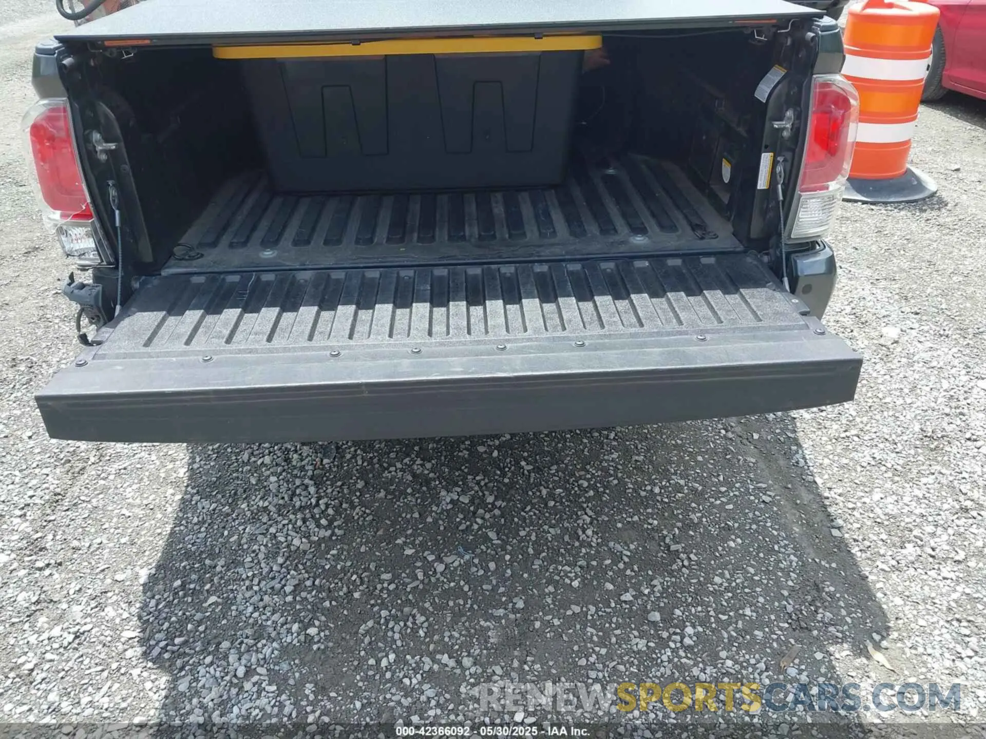 20 Photograph of a damaged car 3TMGZ5AN4KM240499 TOYOTA TACOMA 2019