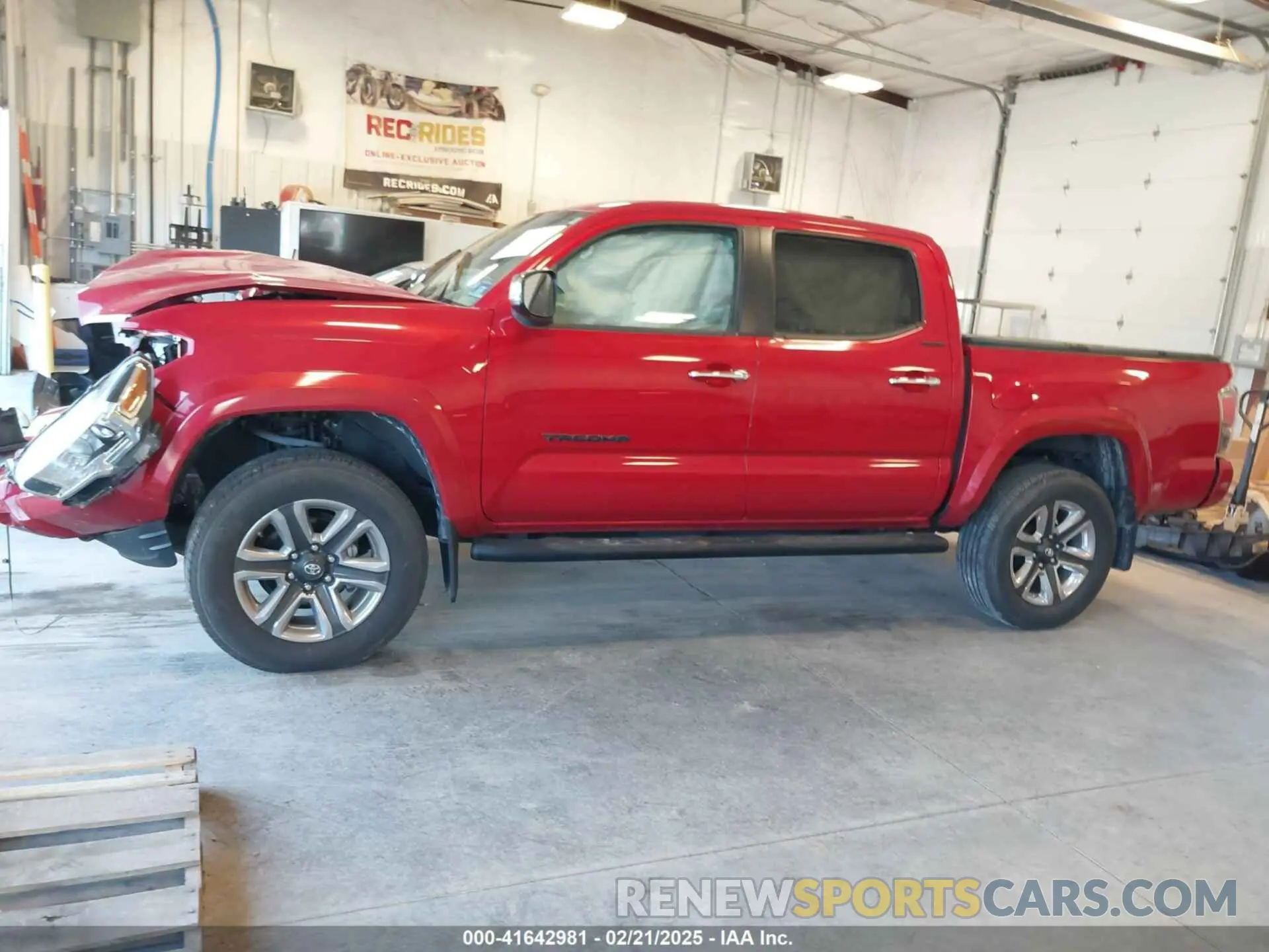 13 Photograph of a damaged car 3TMGZ5AN5KM270398 TOYOTA TACOMA 2019