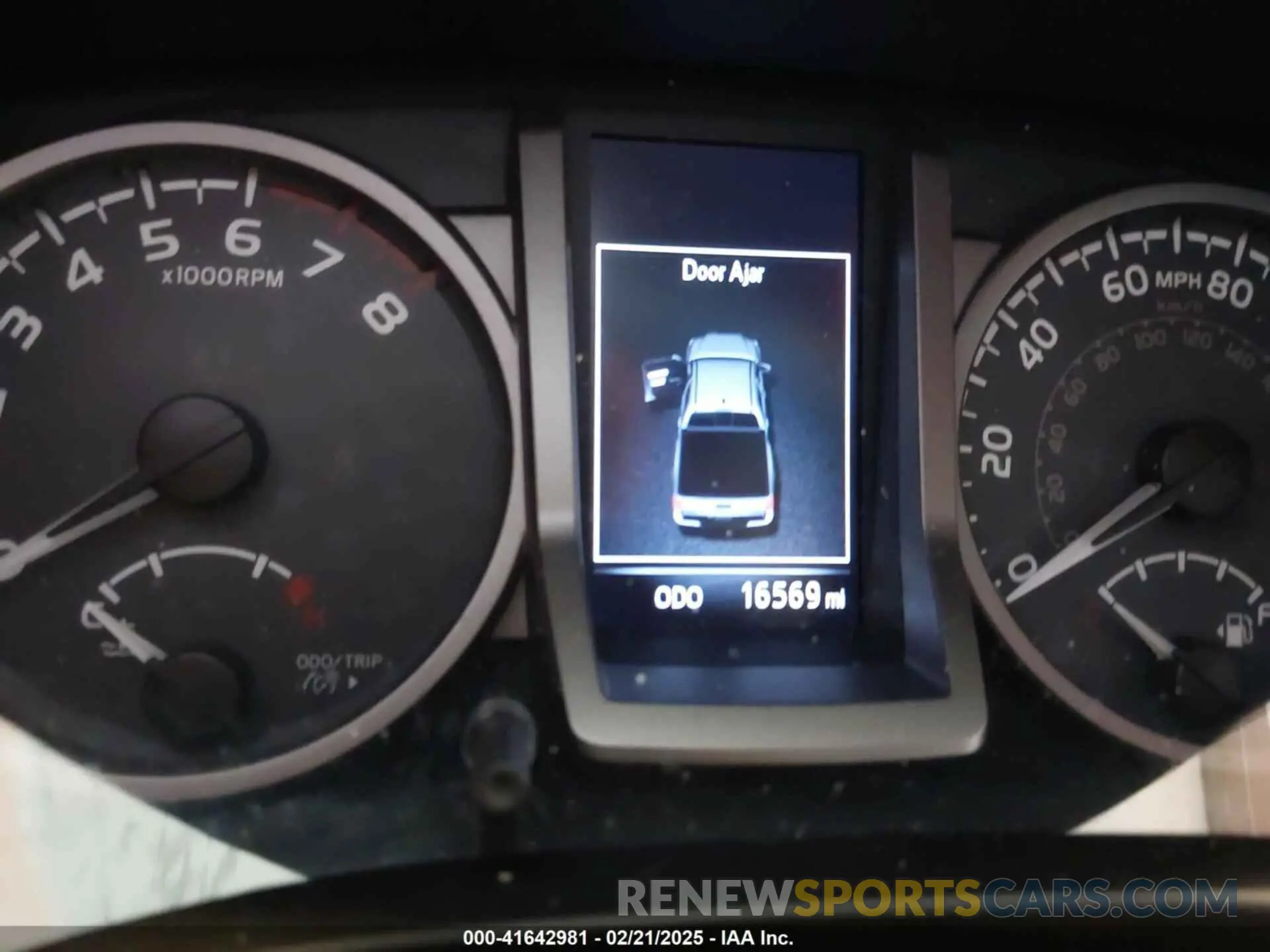 7 Photograph of a damaged car 3TMGZ5AN5KM270398 TOYOTA TACOMA 2019