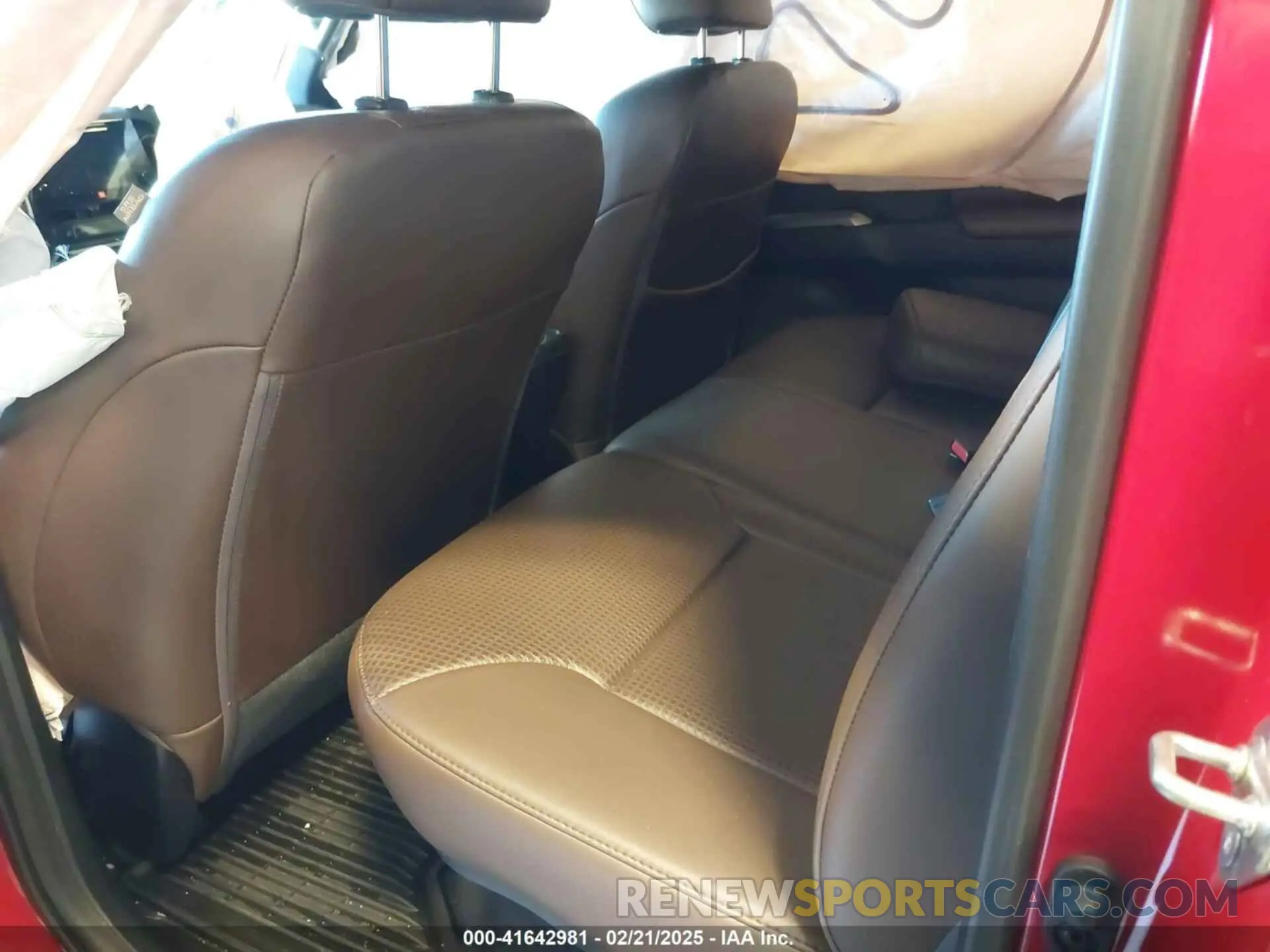 8 Photograph of a damaged car 3TMGZ5AN5KM270398 TOYOTA TACOMA 2019