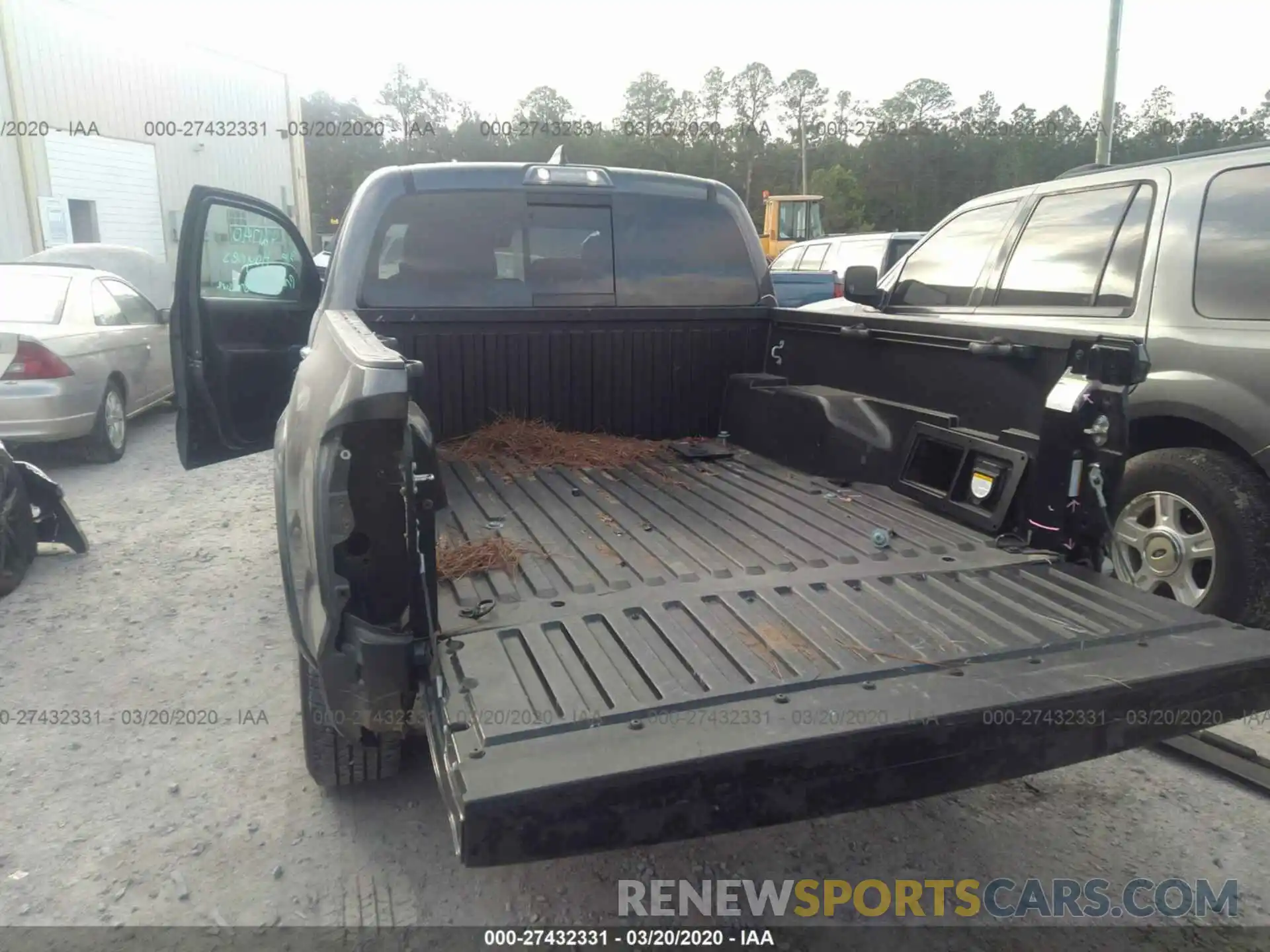 8 Photograph of a damaged car 3TMGZ5AN7KM215290 TOYOTA TACOMA 2019