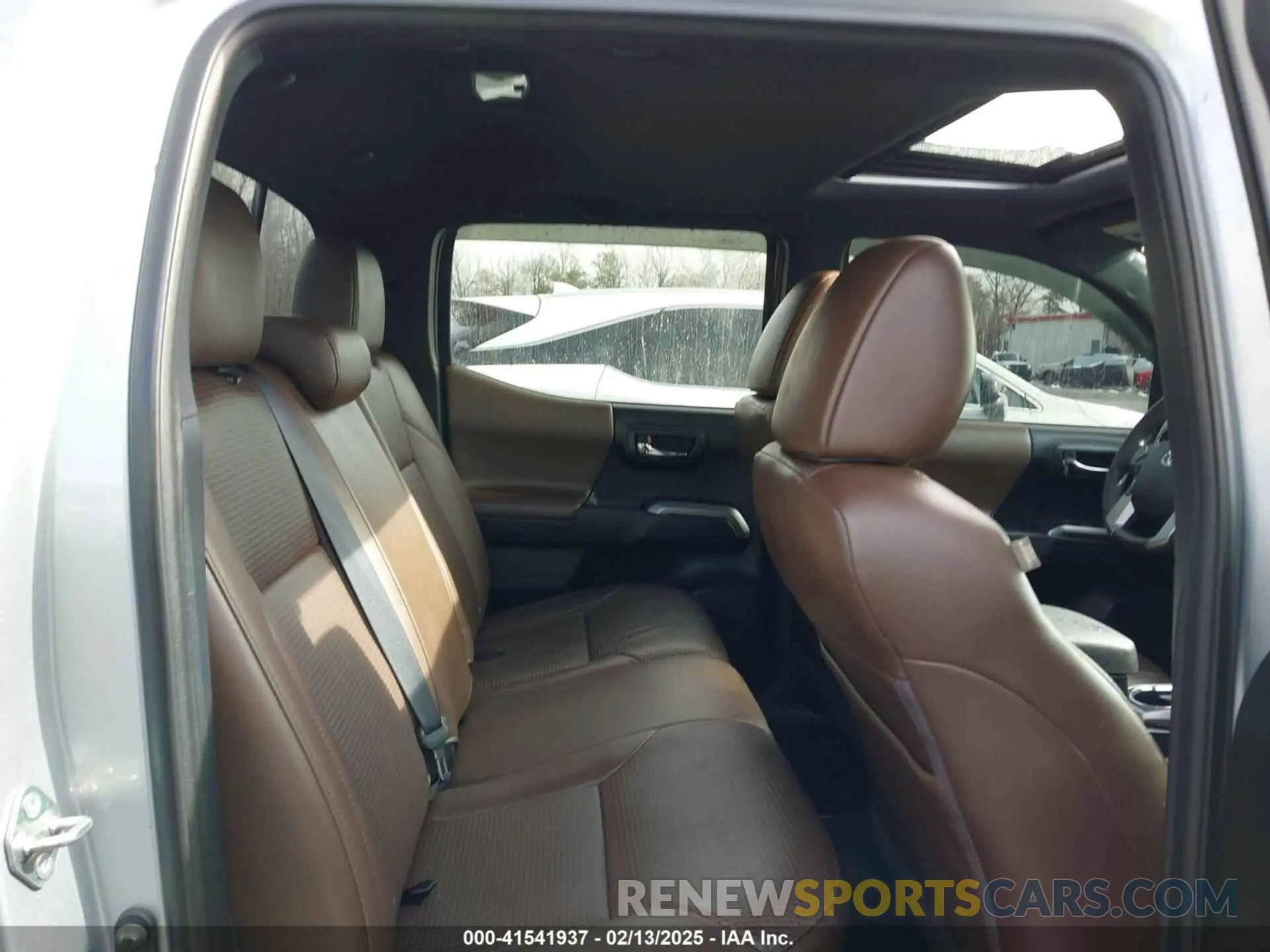 8 Photograph of a damaged car 3TMGZ5AN7KM287140 TOYOTA TACOMA 2019