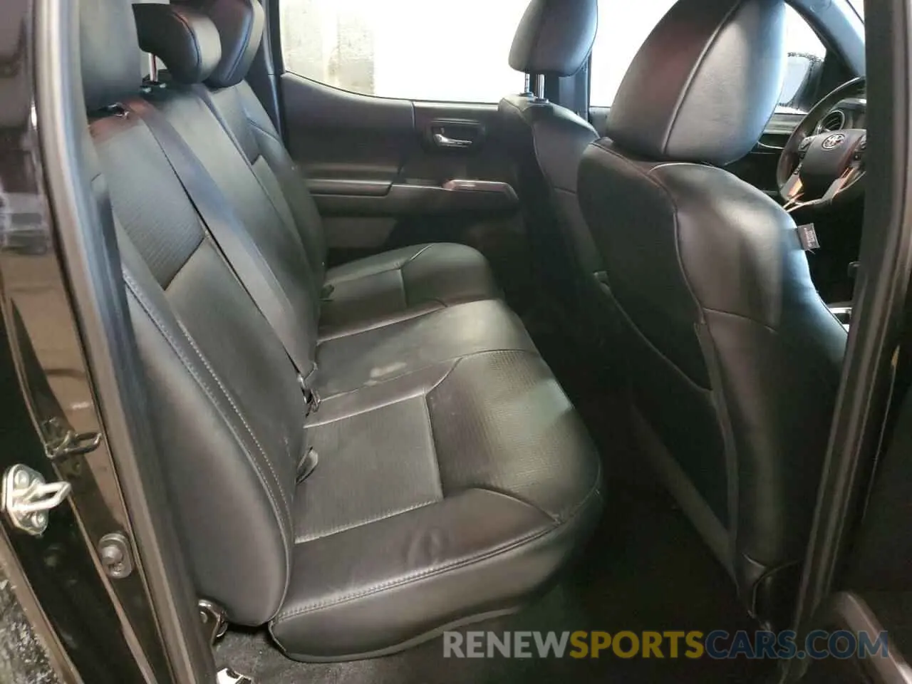 10 Photograph of a damaged car 3TMGZ5AN8KM263347 TOYOTA TACOMA 2019