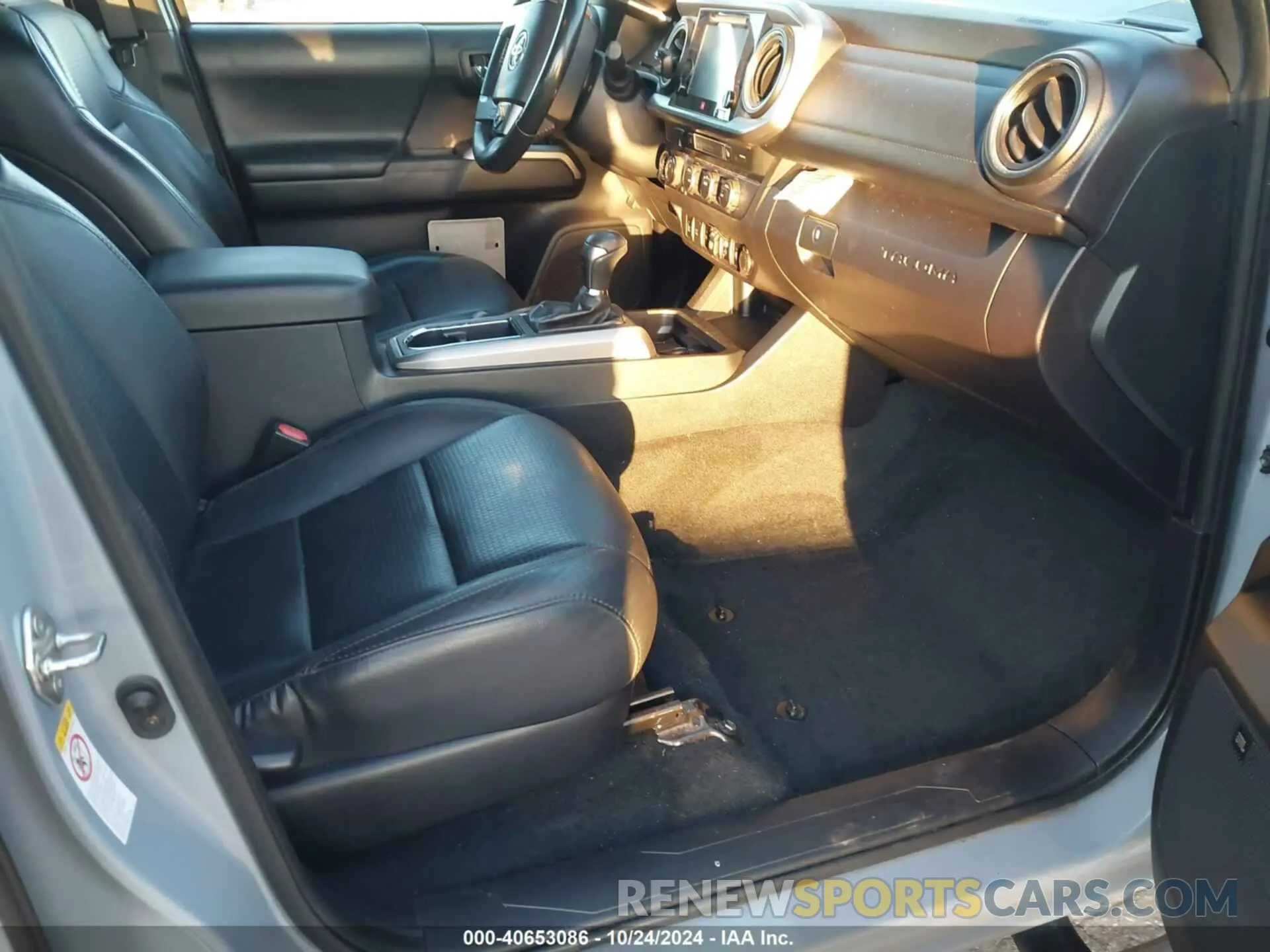 5 Photograph of a damaged car 3TMGZ5ANXKM211041 TOYOTA TACOMA 2019
