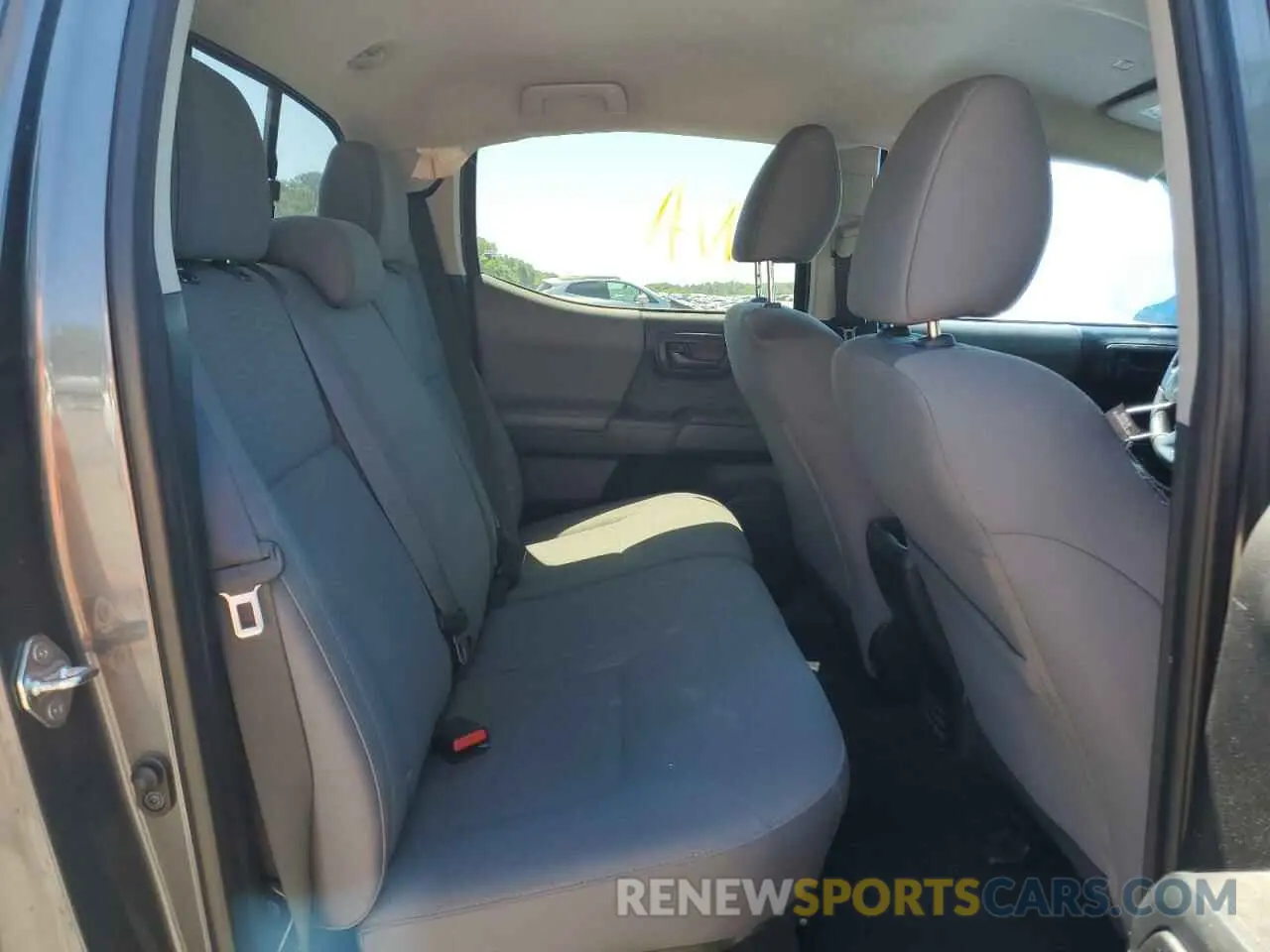 10 Photograph of a damaged car 5TFAX5GN0KX149761 TOYOTA TACOMA 2019