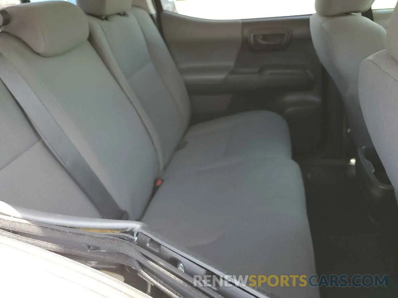 10 Photograph of a damaged car 5TFAX5GN0KX155267 TOYOTA TACOMA 2019