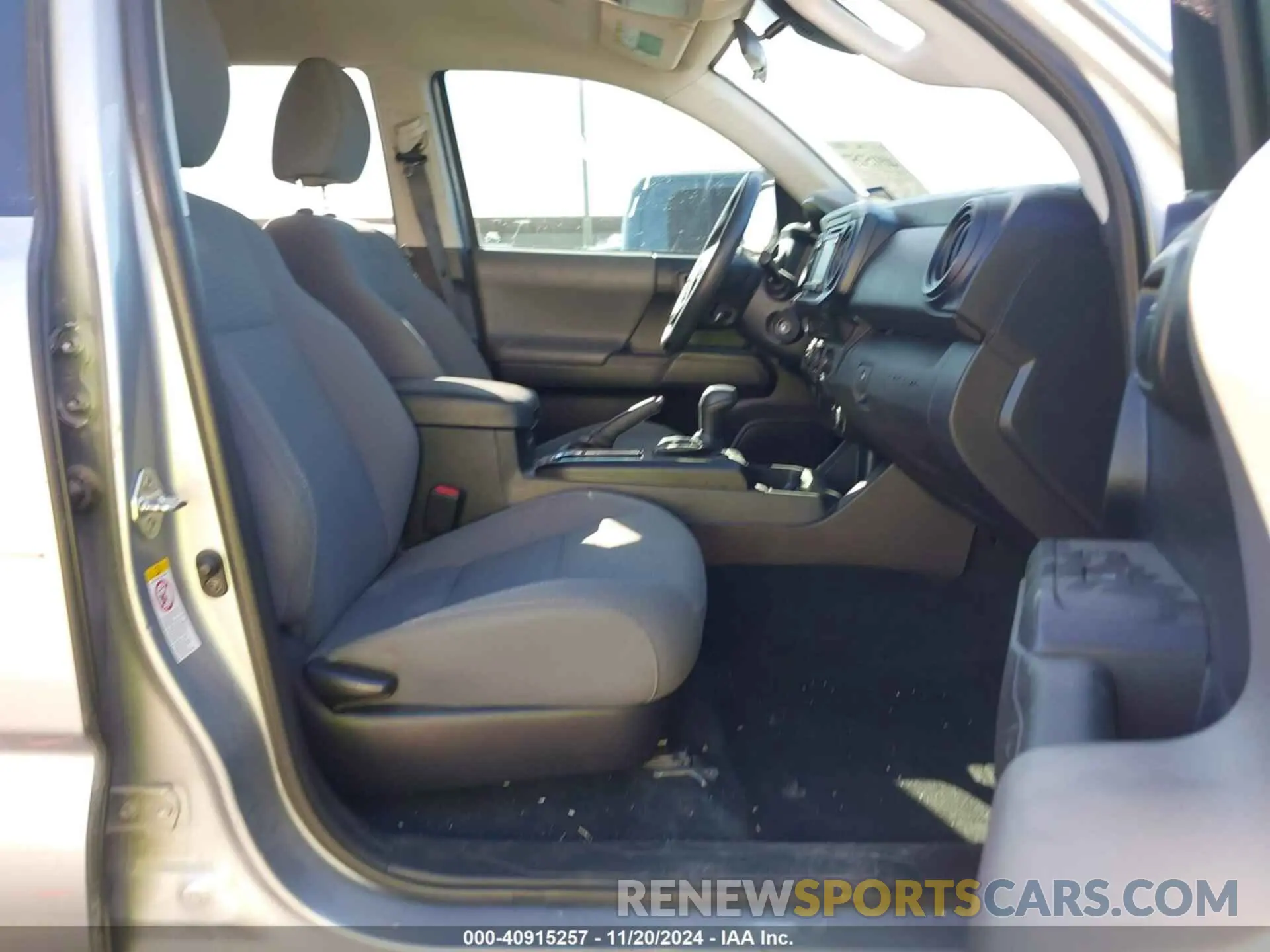 5 Photograph of a damaged car 5TFAX5GN1KX137621 TOYOTA TACOMA 2019