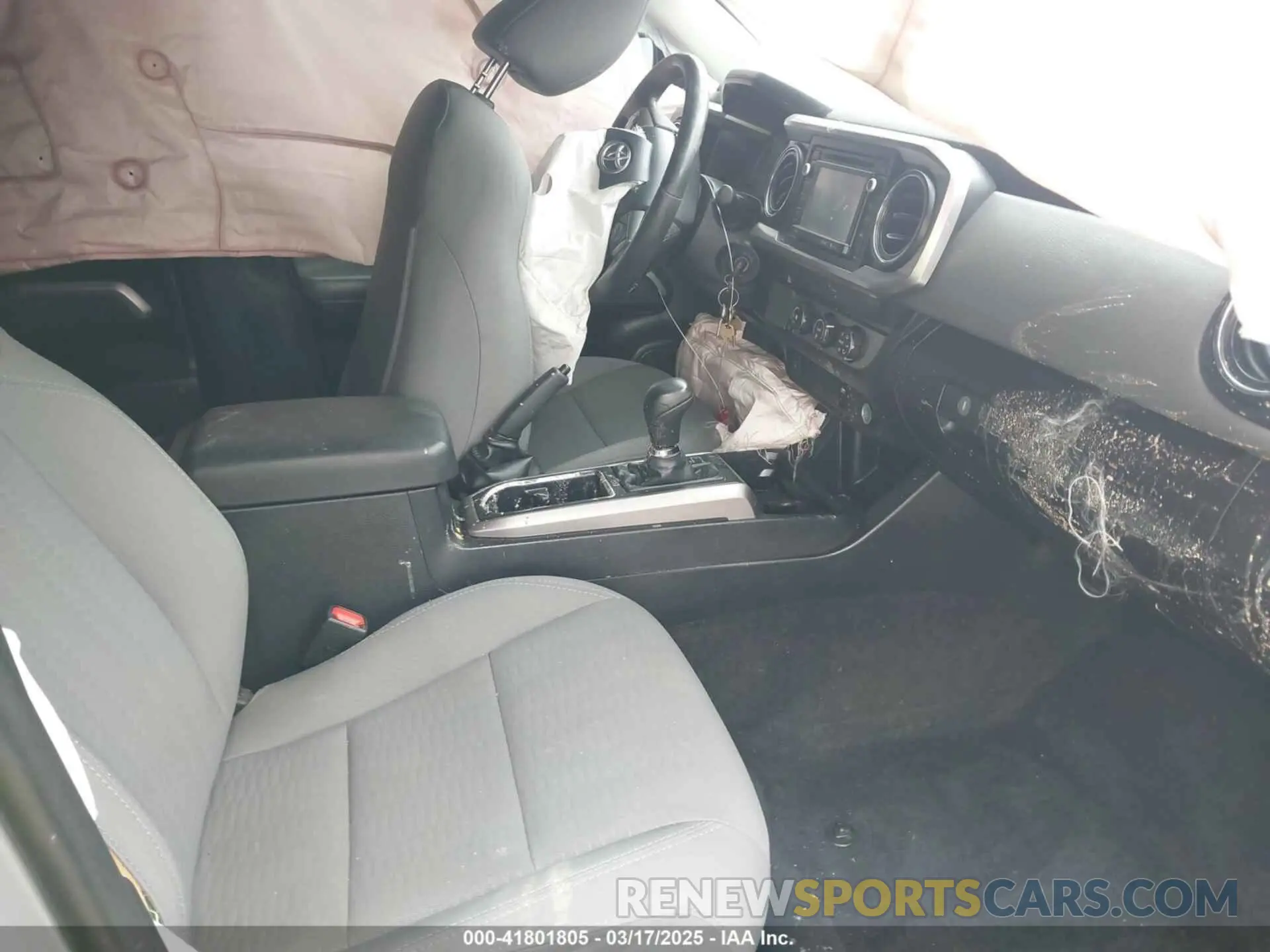 5 Photograph of a damaged car 5TFAX5GN1KX162809 TOYOTA TACOMA 2019
