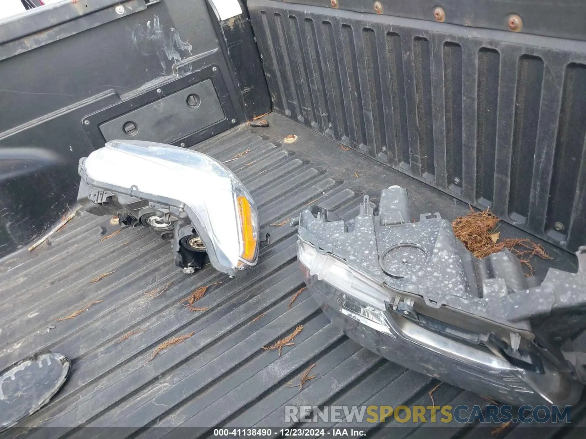 11 Photograph of a damaged car 5TFAX5GN2KX137952 TOYOTA TACOMA 2019
