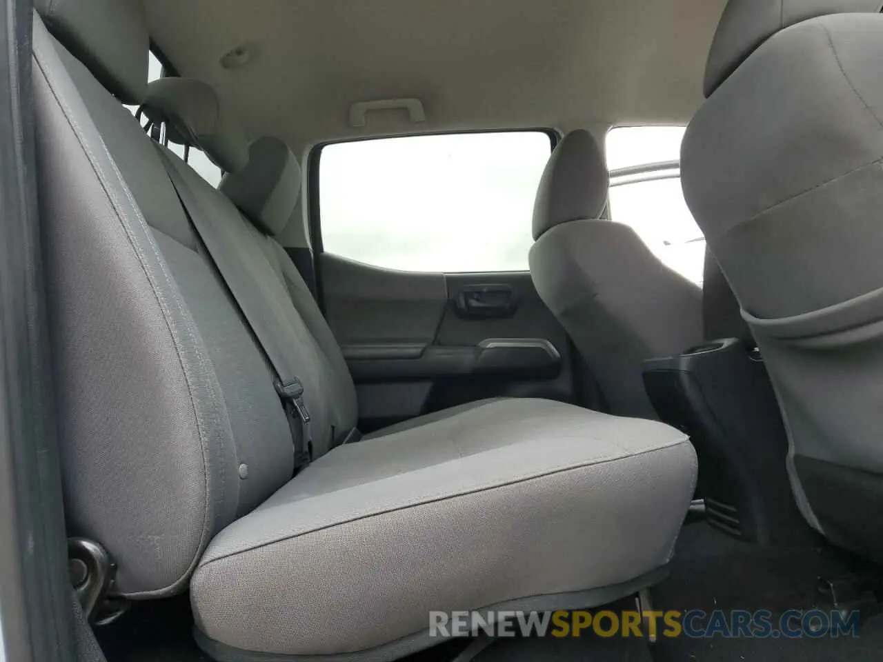 10 Photograph of a damaged car 5TFAX5GN2KX150751 TOYOTA TACOMA 2019
