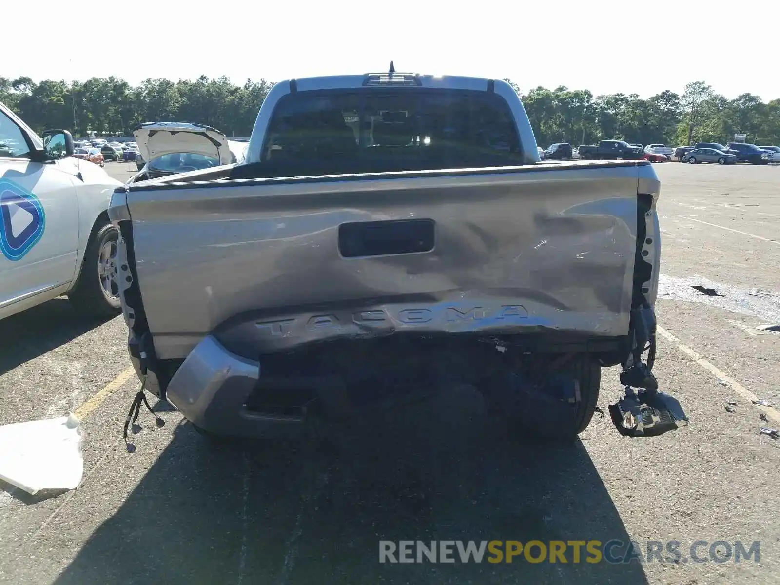 9 Photograph of a damaged car 5TFAX5GN2KX156548 TOYOTA TACOMA 2019