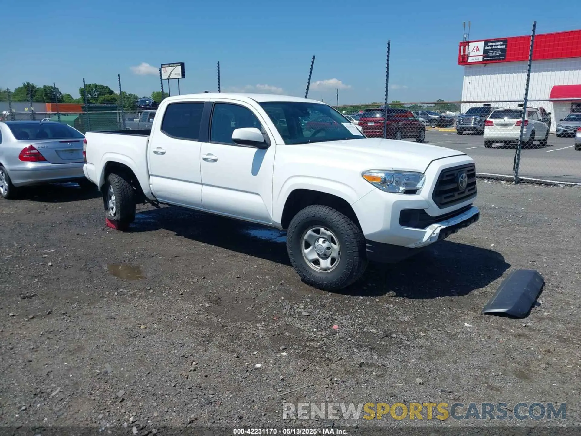 1 Photograph of a damaged car 5TFAX5GN5KX156933 TOYOTA TACOMA 2019