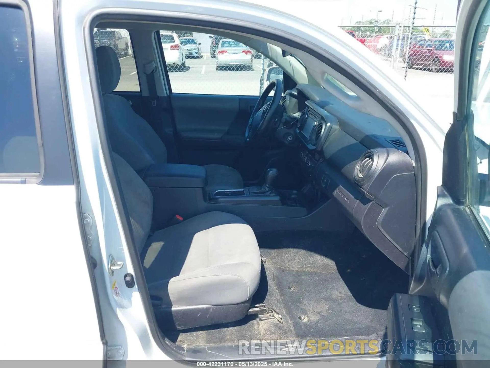 5 Photograph of a damaged car 5TFAX5GN5KX156933 TOYOTA TACOMA 2019