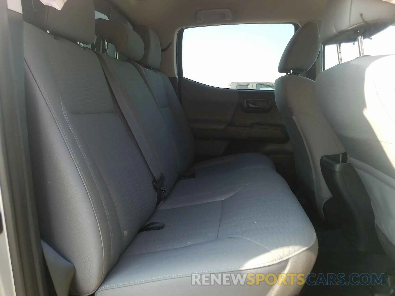 6 Photograph of a damaged car 5TFAX5GN7KX139051 TOYOTA TACOMA 2019